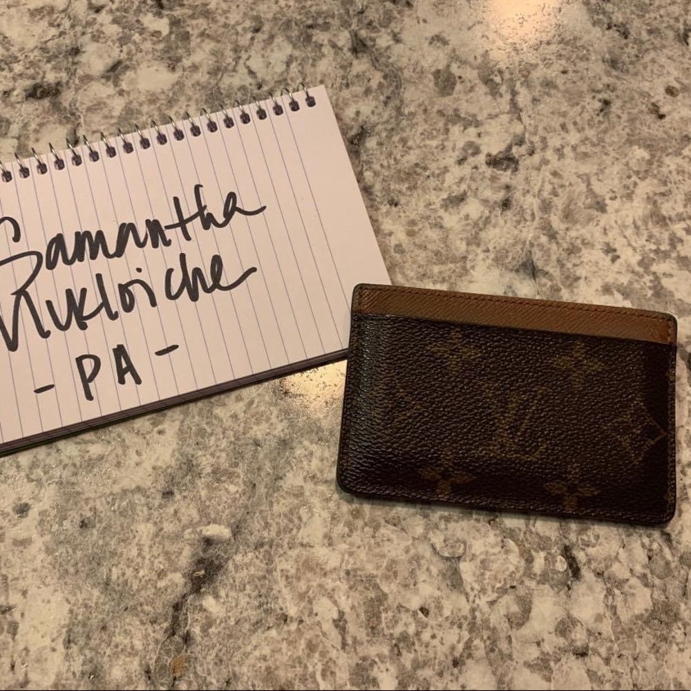 💯💯 Authentic Louis Vuitton Card Holder